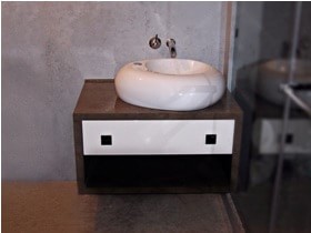 подвесная тумба для ванной комнаты на заказ с дизайнерской раковиной