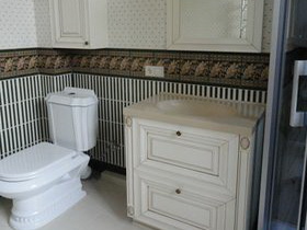 мебель для ванной на заказ в классическом стиле 335-1
