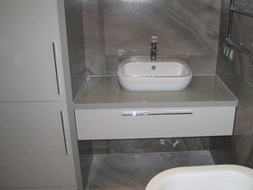 мебель для ванной на заказ встроенная 422